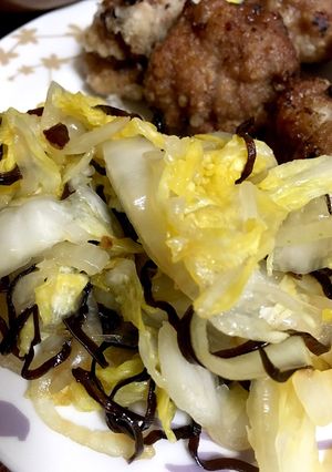 あともう一品☆白菜と玉ねぎの塩昆布和え-レシピのメイン写真