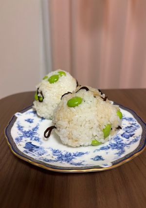 【パパっと朝ごはん！】枝豆こんぶおにぎり-レシピのメイン写真