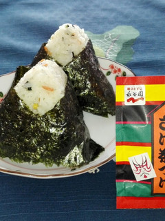 冷めても美味しい☆お茶漬け味のおにぎり-レシピのメイン写真