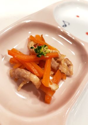 1歳半〜幼児食にも！豚肉と人参のみそ炒め-レシピのメイン写真