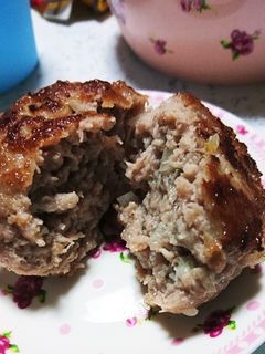 卵なし!しっとりジューシーなハンバーグ-レシピのメイン写真