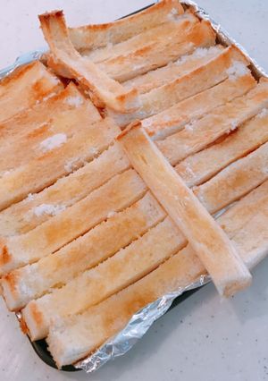 余ったパンの耳で、パン耳ハニースティック-レシピのメイン写真