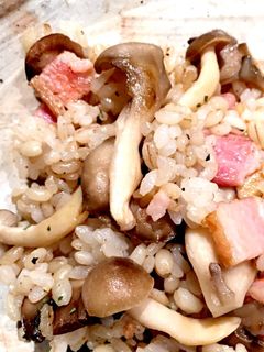 キノコとベーコンのガーリックピラフ風-レシピのメイン写真