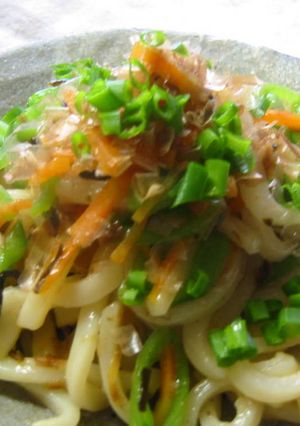 *ランチにいかが？塩昆布焼きうどん*-レシピのメイン写真