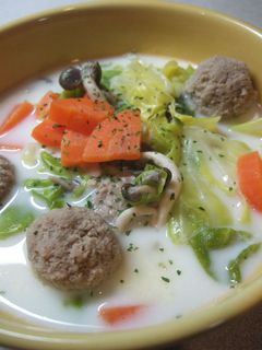 肉団子と春キャベツ☆ミルクスープ-レシピのメイン写真