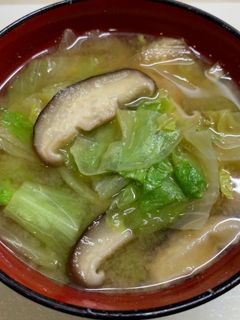 春近い時期限定!レタスのお味噌汁-レシピのメイン写真
