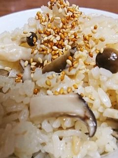 きのこの炊き込みご飯-レシピのメイン写真