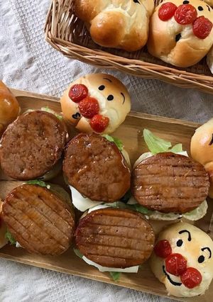 簡単バンズ♡あんぱんまんバーガー-レシピのメイン写真