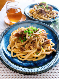 ランチに★牛肉とごぼうの簡単焼きうどん-レシピのメイン写真