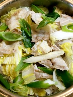 白だしで、豚バラ肉&白菜&白ネギの鍋物-レシピのメイン写真