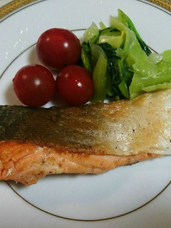 裏ワザでキレイ!簡単!鮭のムニエル-レシピのメイン写真