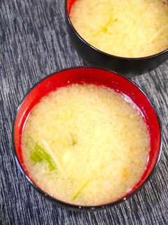 簡単!お味噌汁☆カットサラダのみぞれ汁-レシピのメイン写真