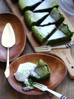 ホワイトチョコと抹茶♡ガトーショコラ-レシピのメイン写真