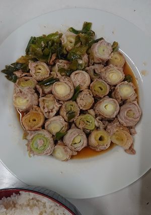 【体育系学生】豚バラネギ巻きすき焼き風-レシピのメイン写真