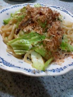春キャベツと麺つゆで♥簡単♪焼きうどん♪-レシピのメイン写真