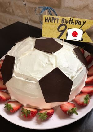 材料4つだけ！簡単！サッカーケーキ♡-レシピのメイン写真