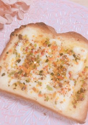 甘じょっぱいふりかけトーストꕤ-レシピのメイン写真