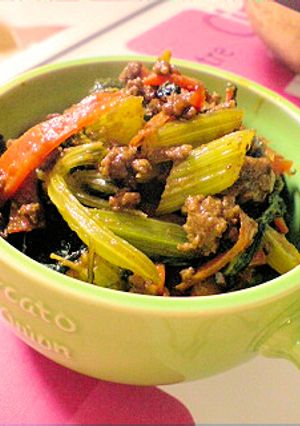 簡単♪セロリと牛肉のカレーケチャップ炒め-レシピのメイン写真