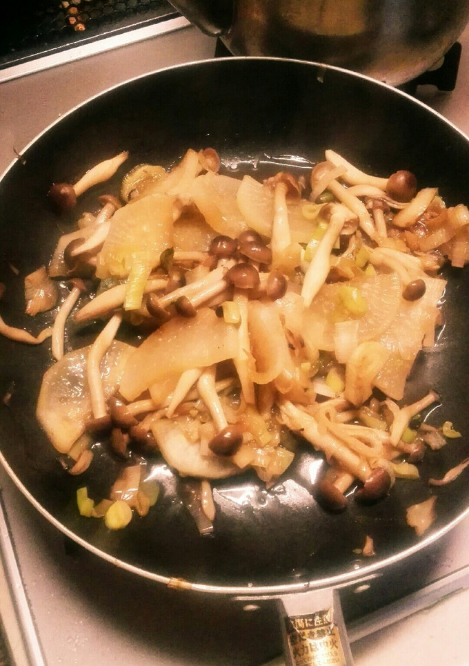 大根とシメジの煮物　-レシピのメイン写真