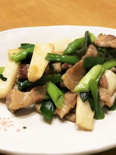 ネギ大量消費♪豚バラと長芋炒め-レシピのメイン写真