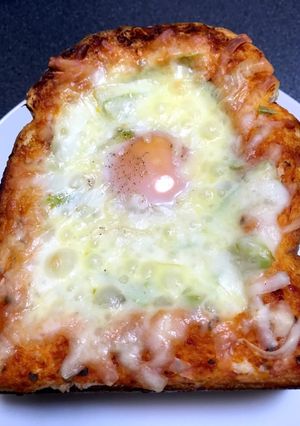 落としたまごピザトースト-レシピのメイン写真