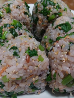 大根の葉と干しエビのおにぎり-レシピのメイン写真