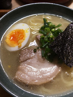 香味ペーストで☆簡単トンコツ塩ラーメン!-レシピのメイン写真