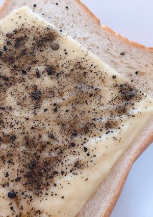 朝食に！ブラックペッパーチーズトースト-レシピのメイン写真