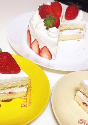市販スポンジでデコレーションケーキ-レシピのメイン写真
