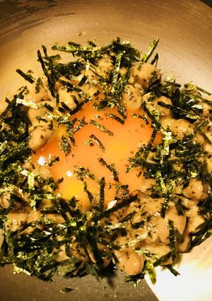 簡単前菜●納豆の卵黄のせ刻み海苔ちらし-レシピのメイン写真