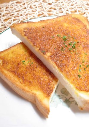 カレー風味のガーリックトースト-レシピのメイン写真