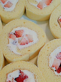 いちごのロールケーキ-レシピのメイン写真