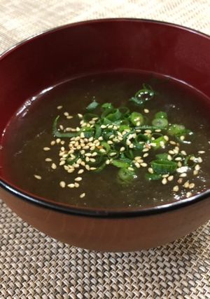 ☆お湯を注ぐだけ！とろろ昆布のすまし汁♪-レシピのメイン写真