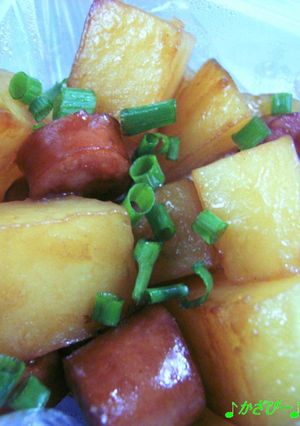 お弁当に♪じゃがいもとウインナーの煮物-レシピのメイン写真