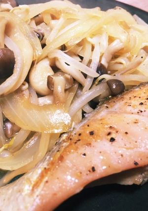 鮭とキノコのバター醤油焼き(糖質控えめ)-レシピのメイン写真