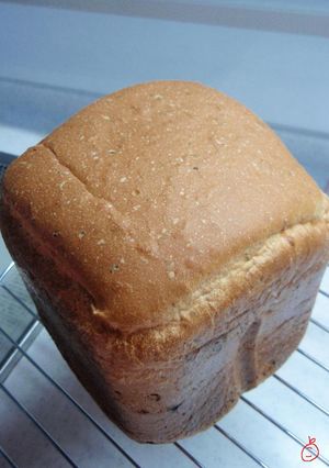 HBで！バジル＆チーズ食パン-レシピのメイン写真