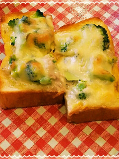 ブロッコリーとツナのチーズトースト-レシピのメイン写真