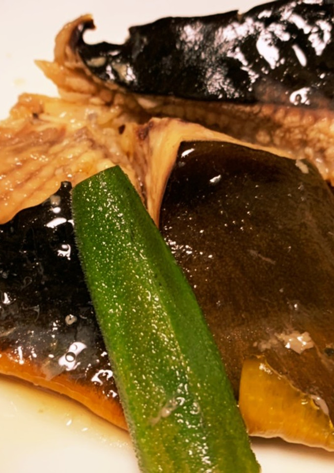 すき焼きのたれとめんつゆで赤えいの煮付け-レシピのメイン写真
