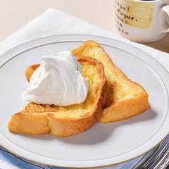 รูปของ フレンチトーストホイップマリーム®添え