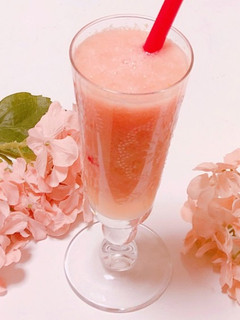 グレープフルーツとりんごの柚子ソーダꕤ-レシピのメイン写真