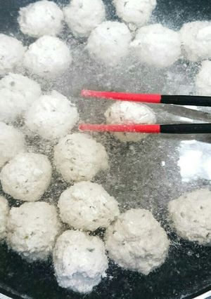 鍋に！鶏胸肉の簡単フードプロセッサー団子-レシピのメイン写真