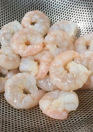 「プリっ♪と海老の下準備」-レシピのメイン写真