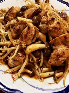 もやしでカサ増し!鶏肉のガリバタ醤油炒め-レシピのメイン写真
