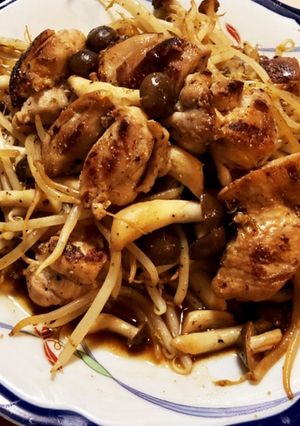 もやしでカサ増し！鶏肉のガリバタ醤油炒め-レシピのメイン写真
