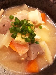 野菜たっぷり!具沢山の豚汁-レシピのメイン写真