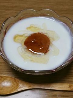 蜂蜜梅のヨーグルト(๛> <๛)♡-レシピのメイン写真
