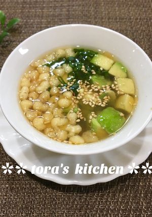 お味噌汁に☘️ちょこっとアボカド&揚げ玉-レシピのメイン写真