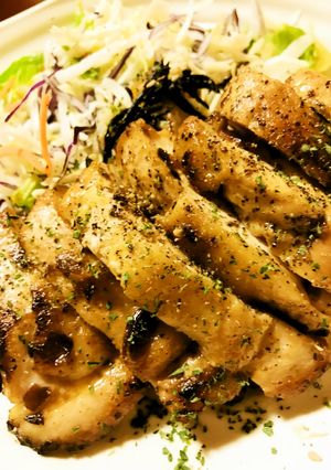 鶏むね肉まるごとのガーリックステーキ-レシピのメイン写真