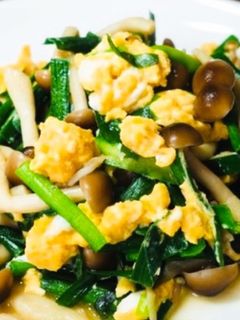 簡単♬ ニラ、しめじ、卵の中華炒め-レシピのメイン写真