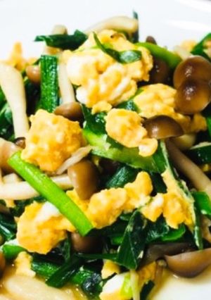 簡単♬ ニラ、しめじ、卵の中華炒め-レシピのメイン写真